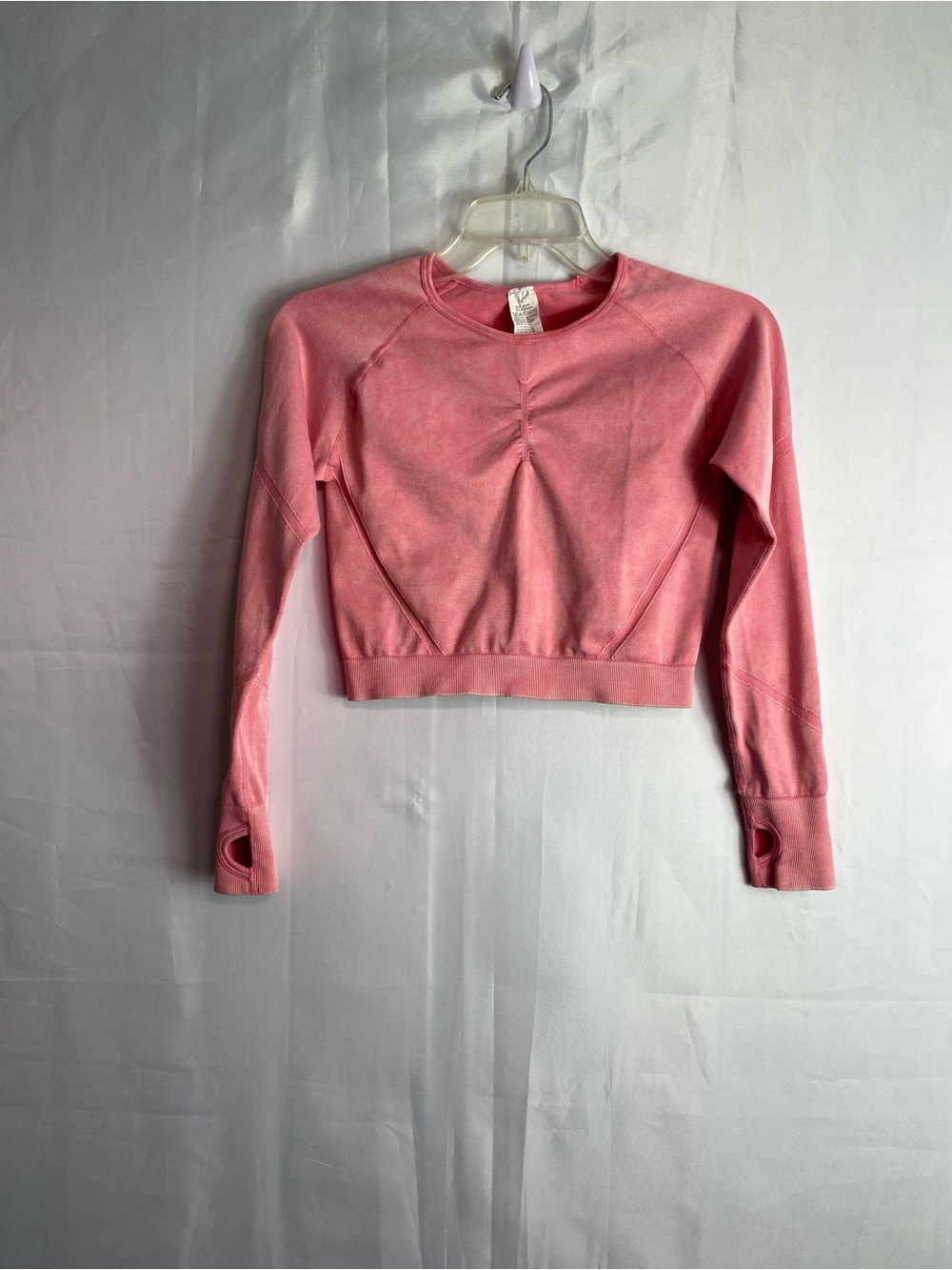Cropped Long-Sleeve Crewneck Top in Rose Pink